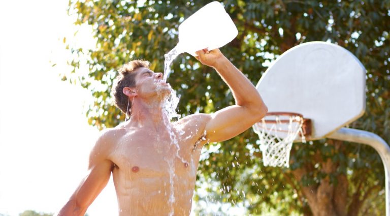 7-Nutrition-Male-Basketball-Player-Drinking-Gallon-Water-768x425.jpg